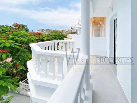 Villa for sale in  Lagos de Fañabé Beach Resort, Playa de Fañabe, Španělsko - LWP4265 Lagos de Fanabe - Costa Adeje