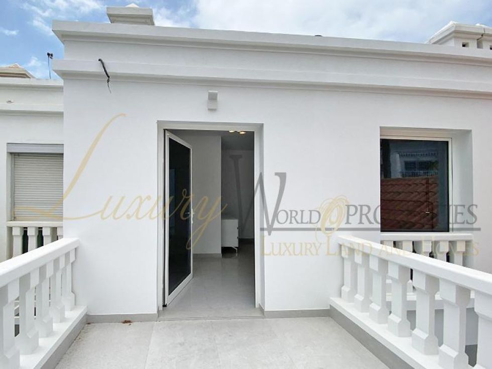 Villa for sale in  Lagos de Fañabé Beach Resort, Playa de Fañabe, Španělsko - LWP4265 Lagos de Fanabe - Costa Adeje