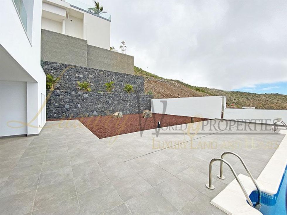 Villa for sale in  Costa Adeje, Spain - LWP4451 Villa en Roque del Conde