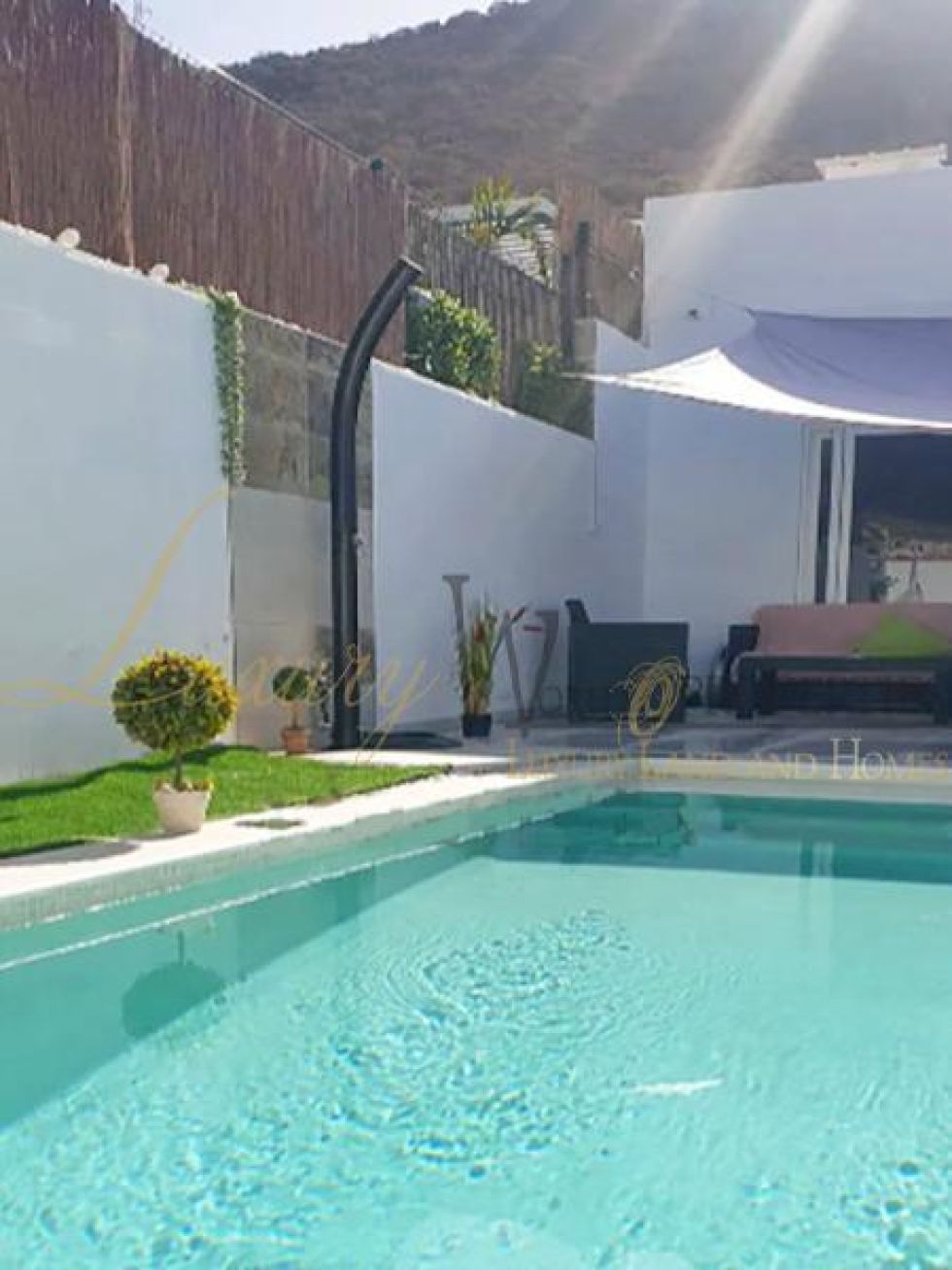 Villa for sale in  Costa Adeje, Spain - LWP4767 Villa en Torviscas Alto