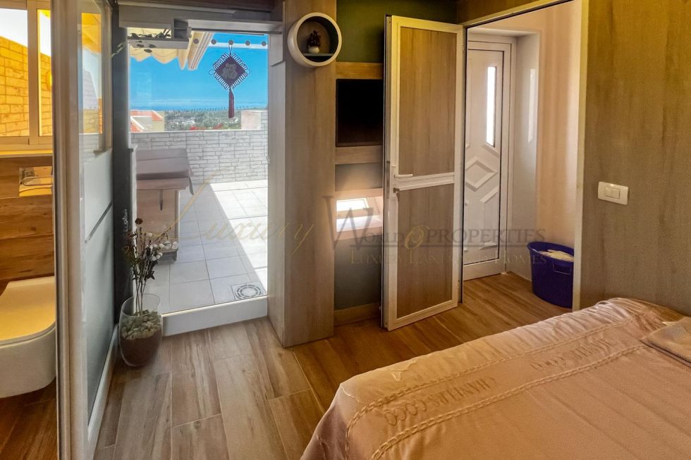 Villa for sale in  Costa Adeje, Spain - LWP5000 Casa en Las Encinas