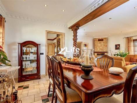 Villa for sale in  Costa Adeje, Spain - MT-0602231