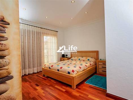 Villa for sale in  Costa Adeje, Spain - MT-0602231