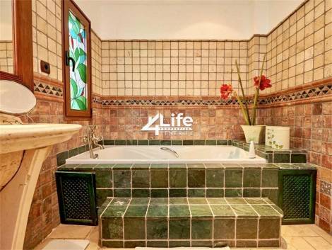 Villa for sale in  Costa Adeje, Spain - MT-0602231