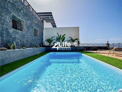 Villa for sale in  Costa Adeje, Spain - MT-0602231