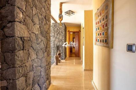 Villa for sale in  Costa Adeje, Spain - MT-2204242