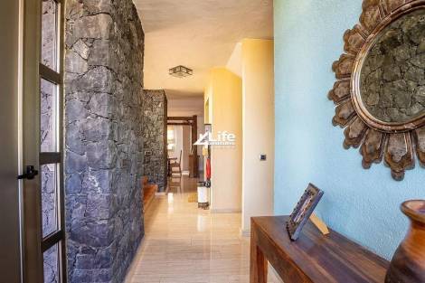 Villa for sale in  Costa Adeje, Spain - MT-2204242