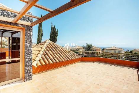 Villa for sale in  Costa Adeje, Spain - MT-2204242