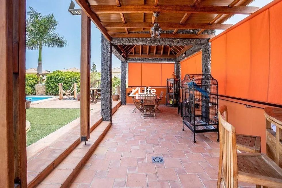 Villa for sale in  Costa Adeje, Spain - MT-2204242