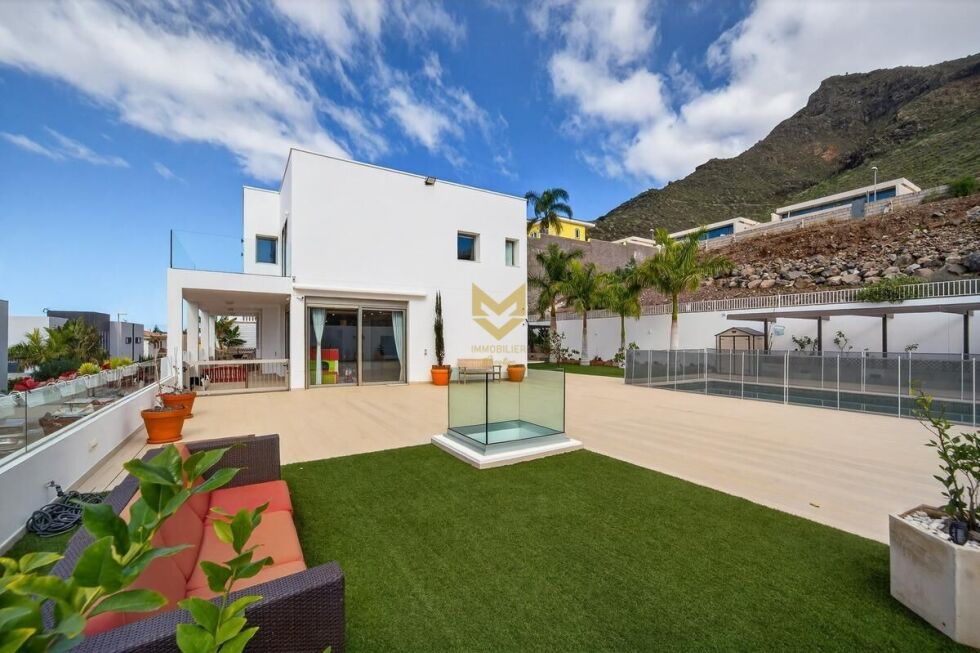 Villa for sale in  Costa Adeje, Spain - P00054