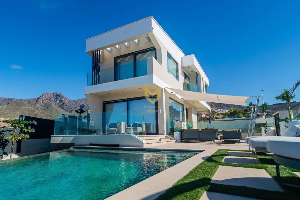 Villa for sale in  Costa Adeje, Spain - P00068