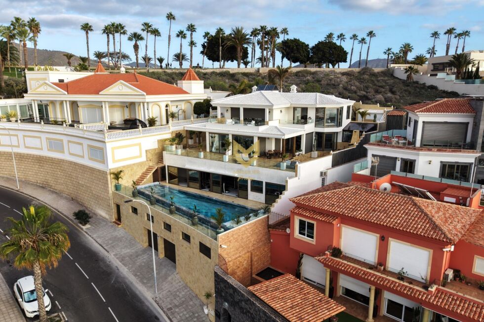 Villa for sale in  Costa Adeje, Spain - P00093