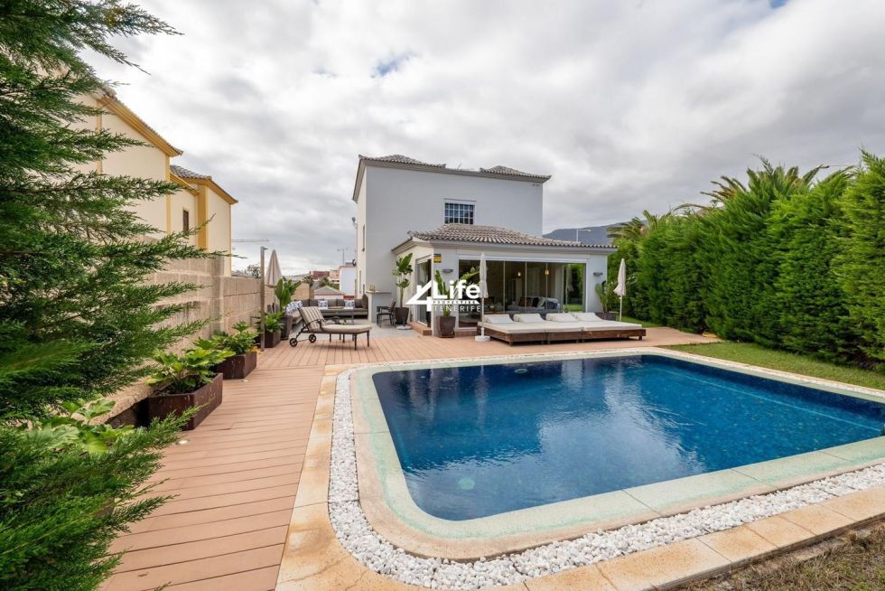 Villa for sale in  Costa Adeje, Spain - VS-291024