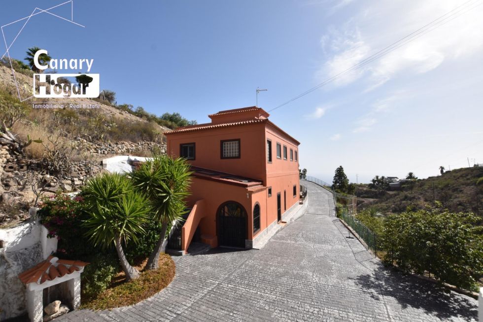 Villa for sale in  Granadilla, Spain - 055051