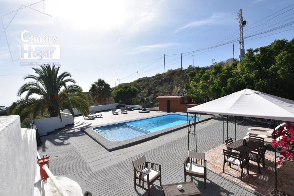 Villa for sale in  Granadilla, Spain - 055051