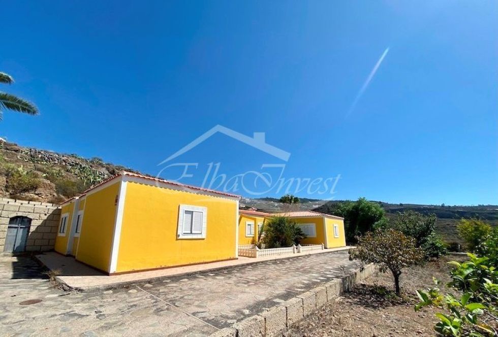 Villa for sale in  Guía de Isora, Spain - 5348