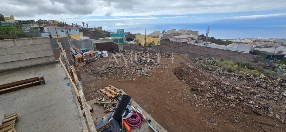 Villa for sale in  Guía de Isora, Spain - P2245