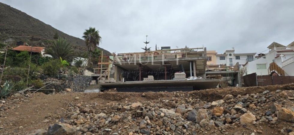 Villa for sale in  Guía de Isora, Spain - P2245