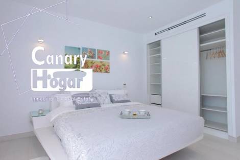 Villa for sale in  La Caleta, Spain - 052631