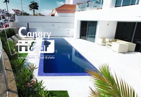 Villa for sale in  La Caleta, Spain - 052631