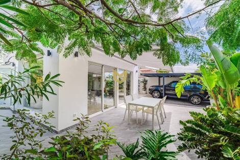 Villa for sale in  La Caleta, Spain - P00022