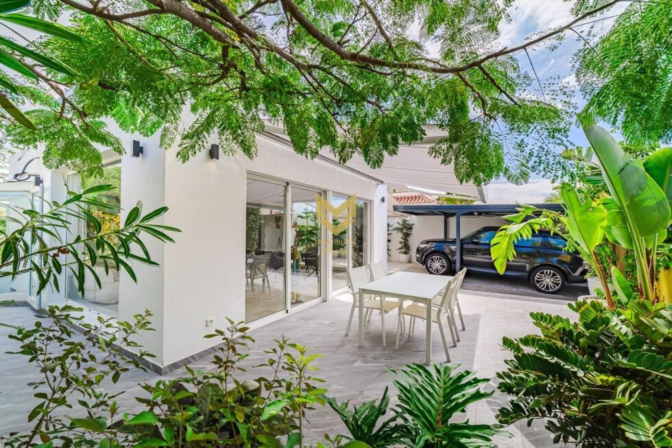 Villa for sale in  La Caleta, Spain - P00022