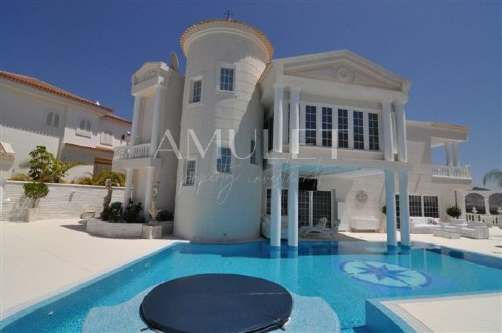 Villa for sale in  La Caleta, Spain - P1911