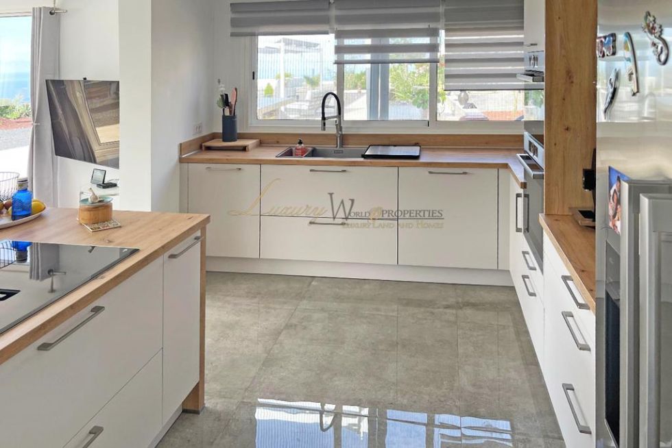 Villa for sale in  Lomo del Balo, Spain - LWP5052 Finca en Guia de Isora