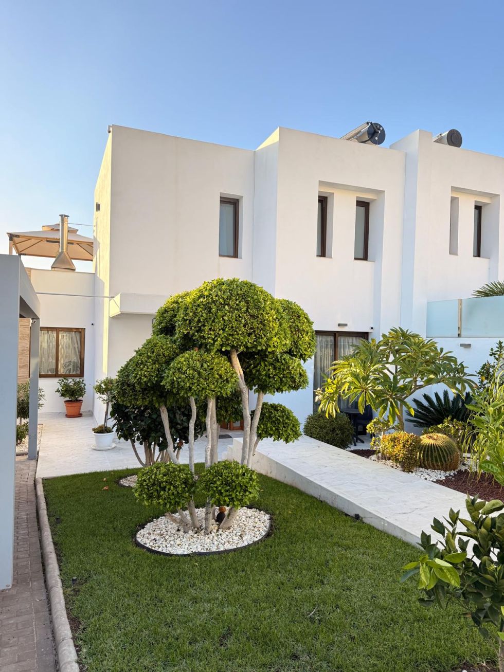 Villa for sale in  San Eugenio Alto, Spain - TR-3004