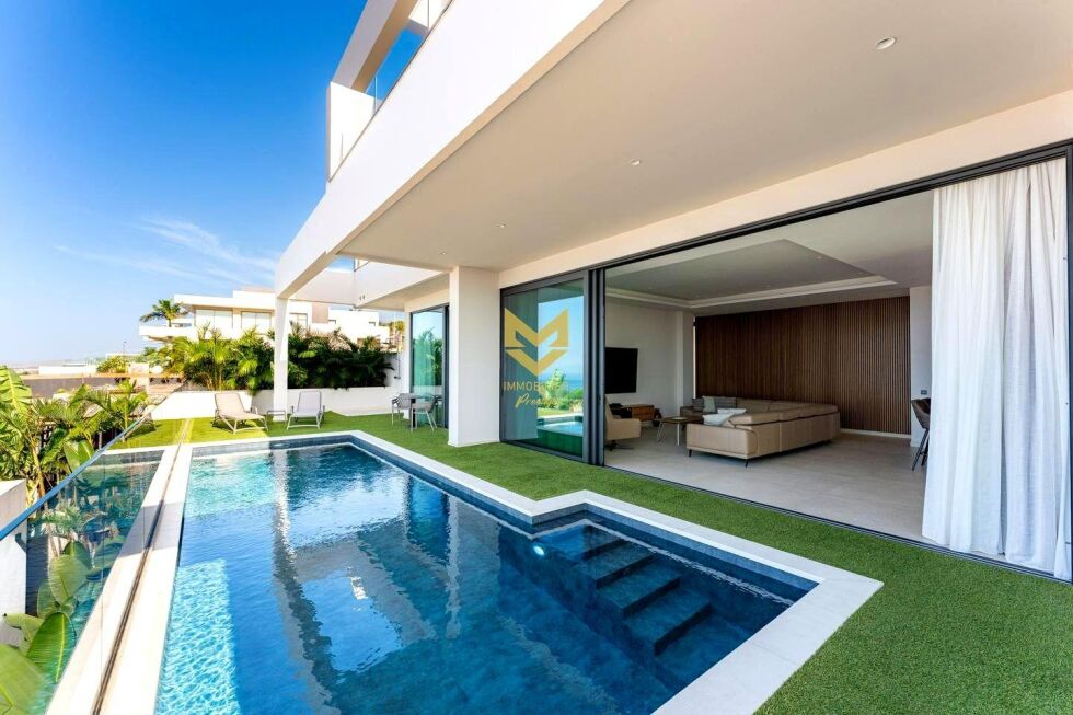Villa for sale in  San Eugenio Alto, Spain - P00052