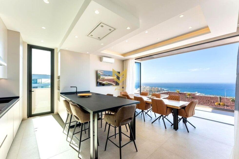 Villa for sale in  San Eugenio Alto, Spain - P00052