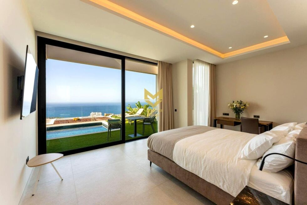 Villa for sale in  San Eugenio Alto, Spain - P00052