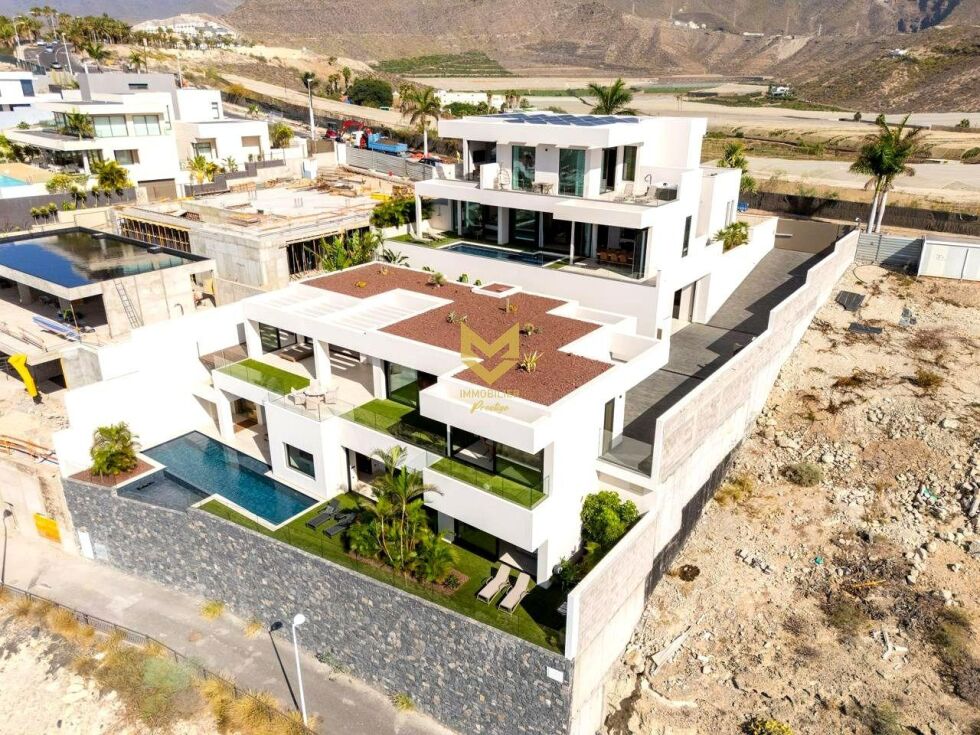 Villa for sale in  San Eugenio Alto, Spain - P00052