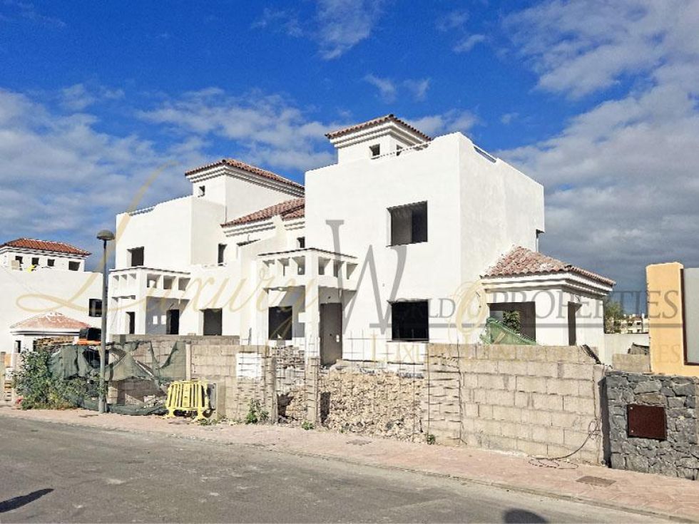 Villa for sale in  San Miguel de Abona, Spain - LWP4210 Casa en Amarilla Golf