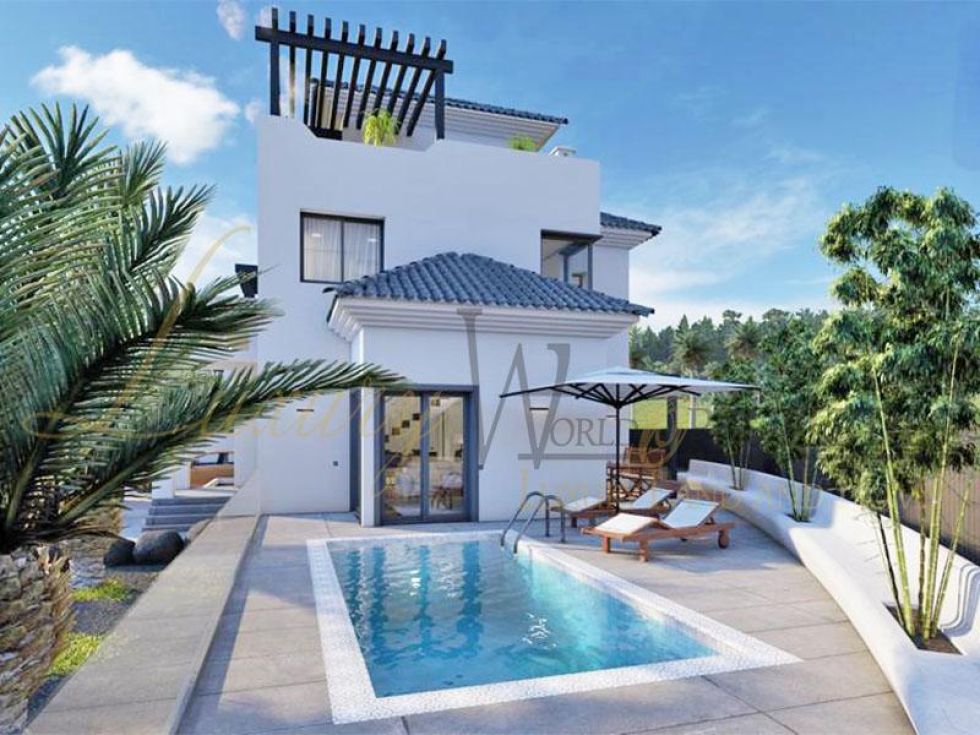 Villa for sale in  San Miguel de Abona, Spain - LWP4211 Casa en Amarilla Golf