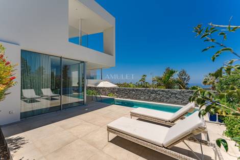 Villa for sale in  Santa Cruz de Tenerife, Spain - P2048