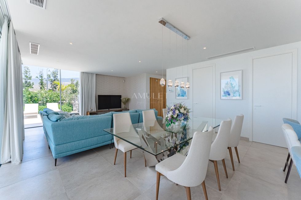 Villa for sale in  Santa Cruz de Tenerife, Spain - P2048