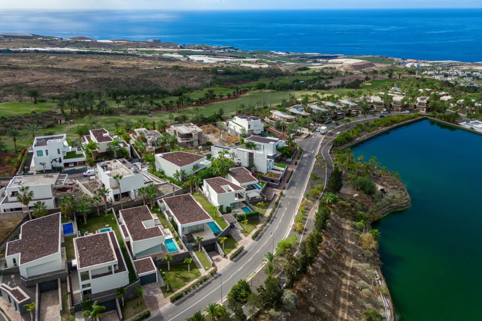 Villa for sale in  Santa Cruz de Tenerife, Spain - P2048