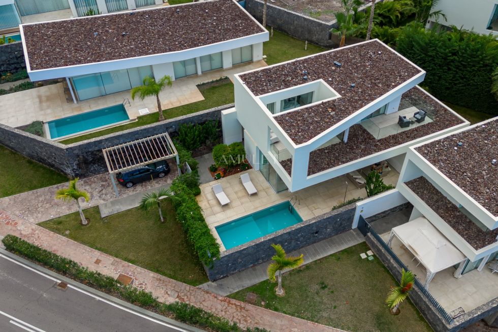 Villa for sale in  Santa Cruz de Tenerife, Spain - P2048