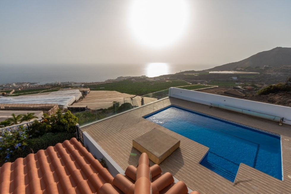 Villa for sale in  Santiago del Teide, Spain - 048181