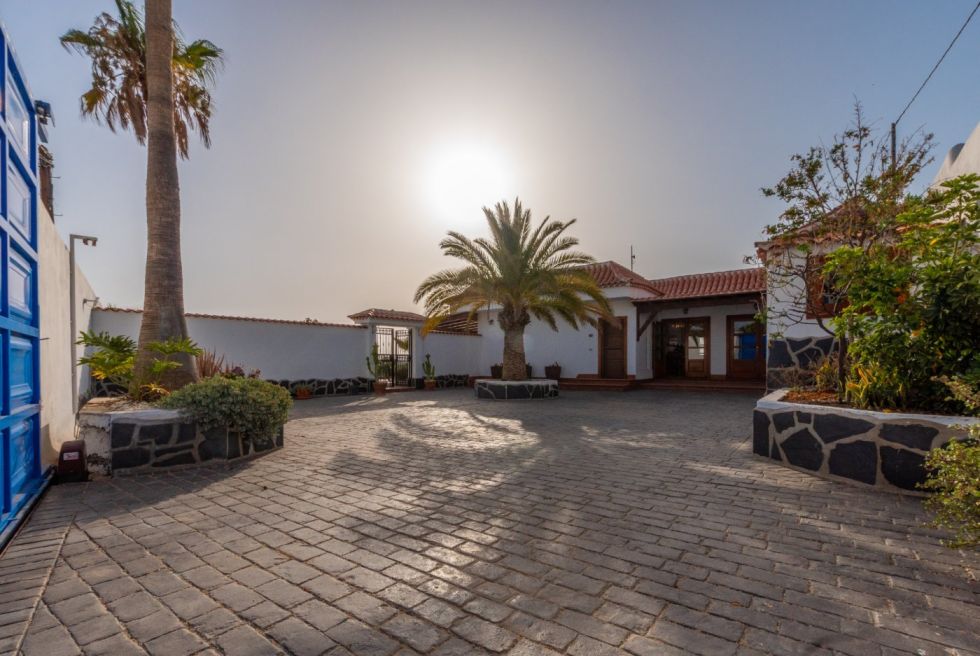 Villa for sale in  Santiago del Teide, Spain - 048181