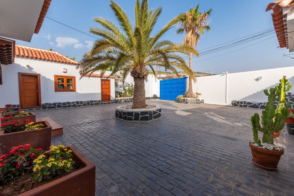 Villa for sale in  Santiago del Teide, Spain - 048181
