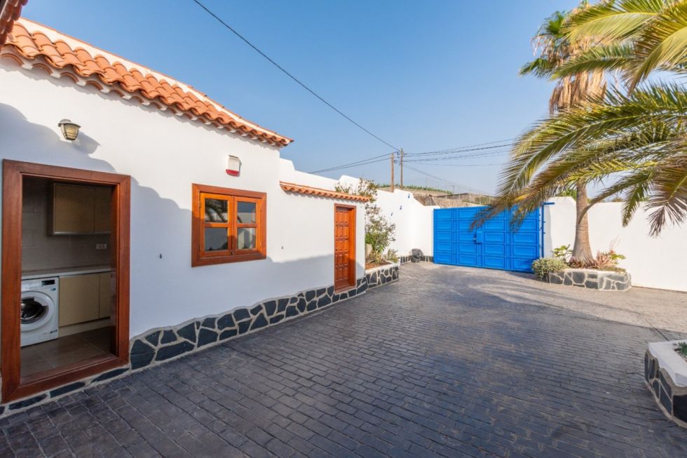 Villa for sale in  Santiago del Teide, Spain - 048181