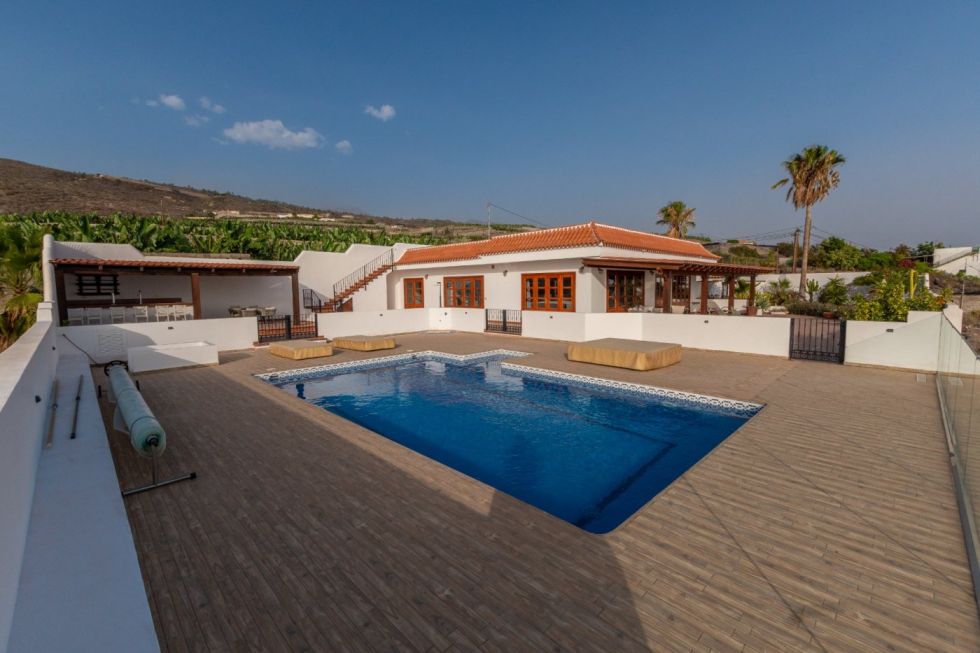 Villa for sale in  Santiago del Teide, Spain - 048181