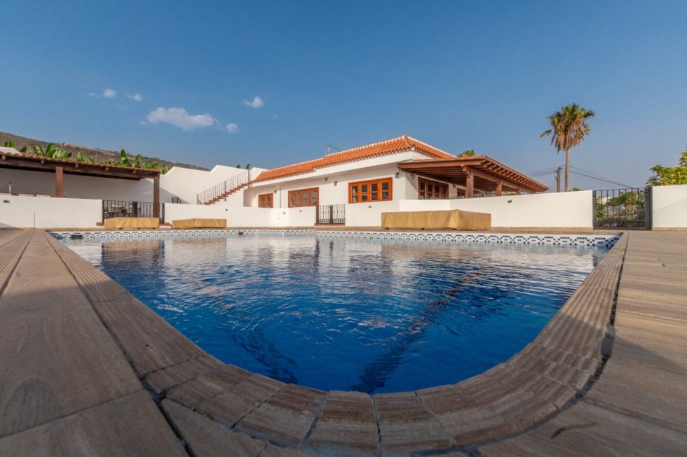 Villa for sale in  Santiago del Teide, Spain - 048181