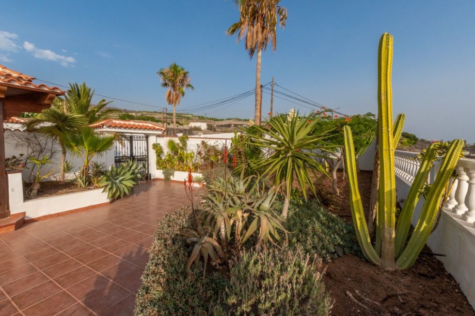 Villa for sale in  Santiago del Teide, Spain - 048181
