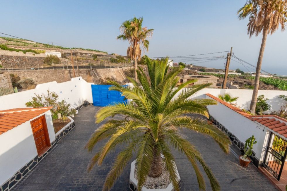 Villa for sale in  Santiago del Teide, Spain - 048181