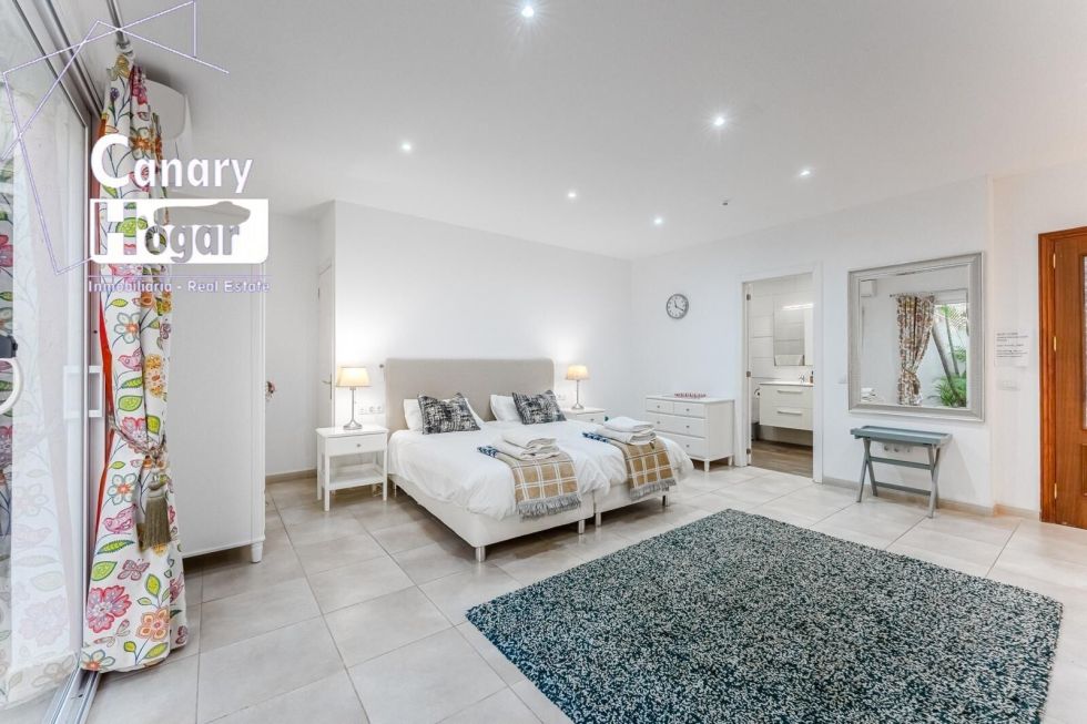 Villa for sale in  Santiago del Teide, Spain - 057811