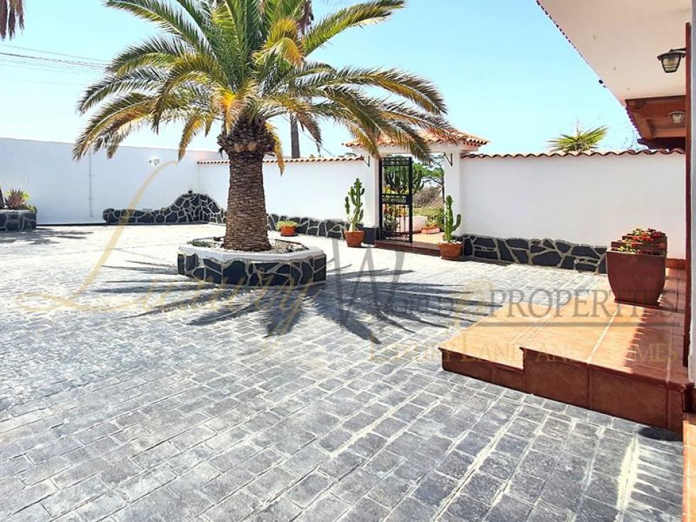 Villa for sale in  Santiago del Teide, Spain - LWP3005C Villa en Los Gigantes