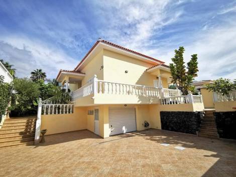 Villa for sale in  Barranco de las Torres, Spain - 048811